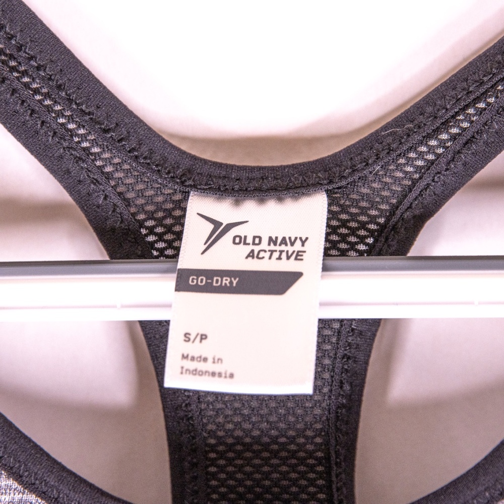 Old Navy Active Racer Back Athletic Tank T Shirt With Built-in Padded Shelf Bra. - Picture 5 of 5